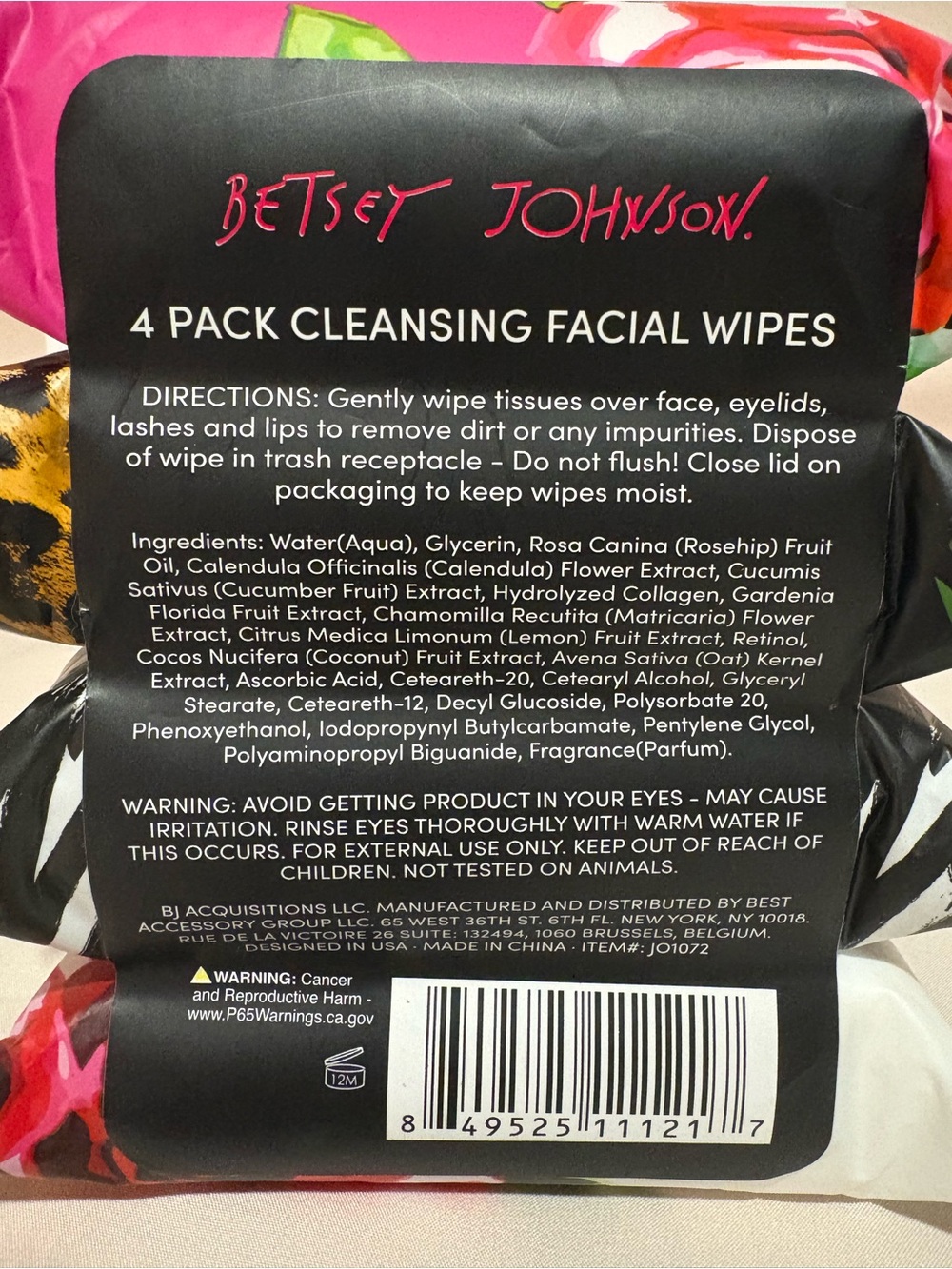 Betsey Johnson Rosehip Cleansing Facial Wipes - 4 pack - 120 wipes - Picture 3 of 4